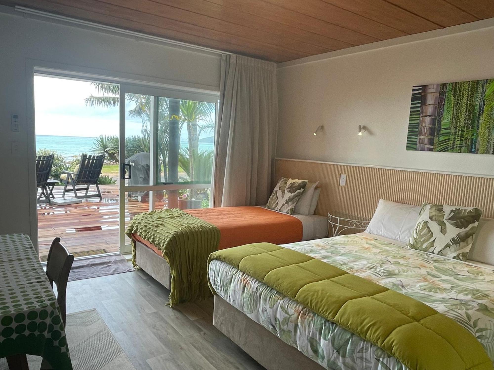 Driftwood Lodge Beachfront, Cable Bay, Northland Coopers Beach Exterior photo