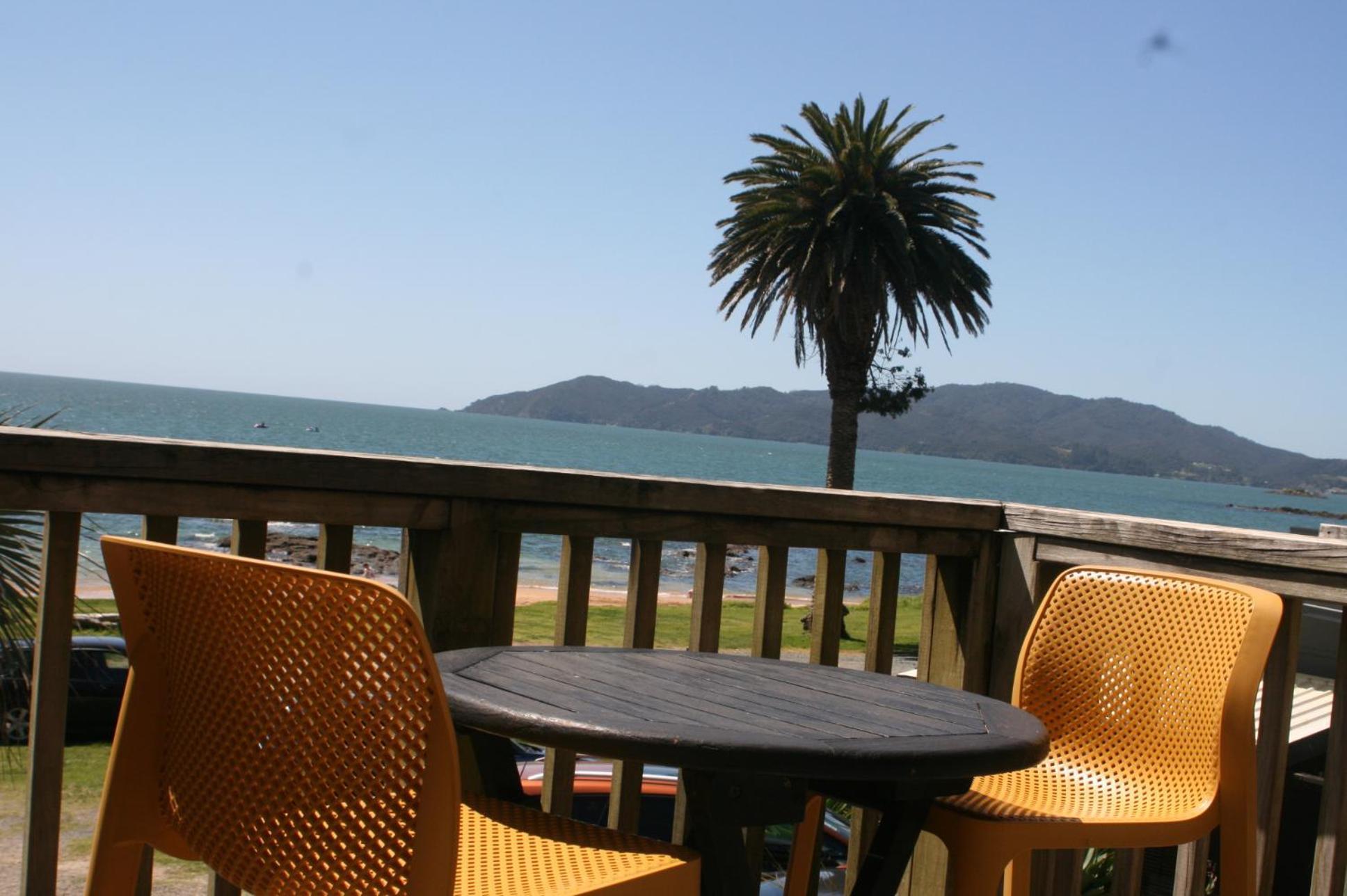 Driftwood Lodge Beachfront, Cable Bay, Northland Coopers Beach Exterior photo
