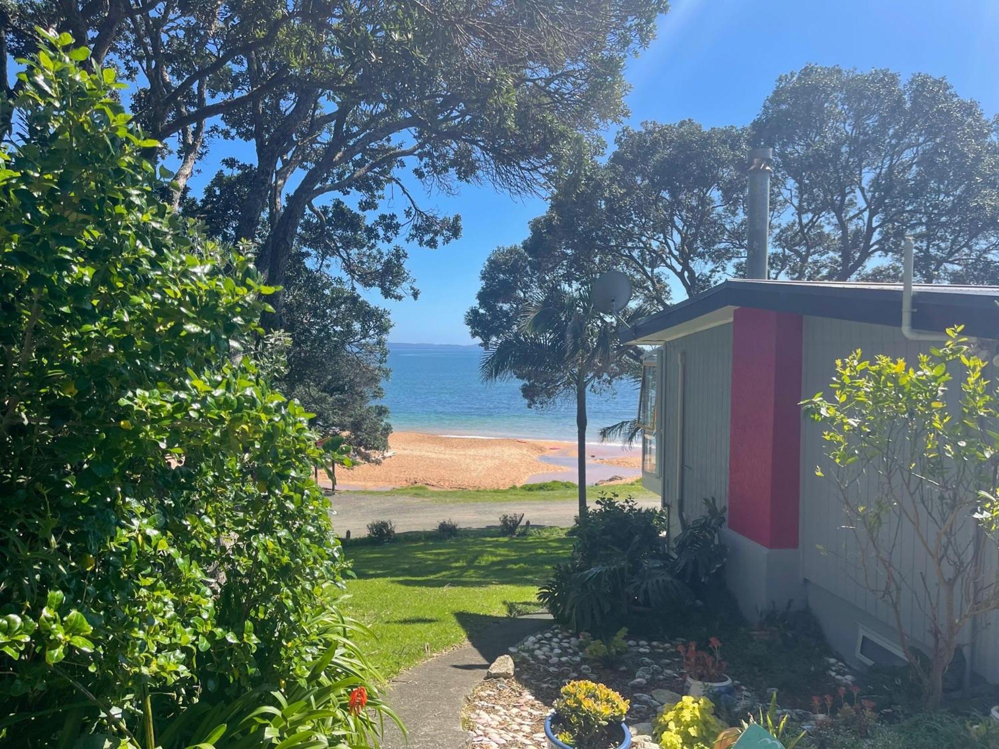 Driftwood Lodge Beachfront, Cable Bay, Northland Coopers Beach Exterior photo
