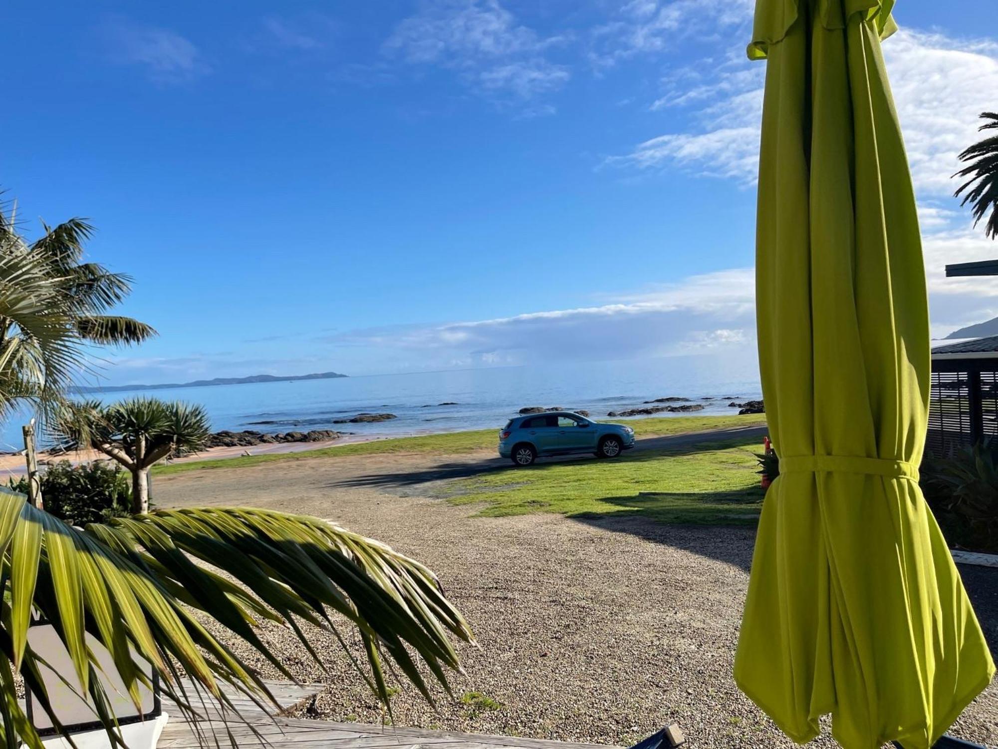 Driftwood Lodge Beachfront, Cable Bay, Northland Coopers Beach Exterior photo