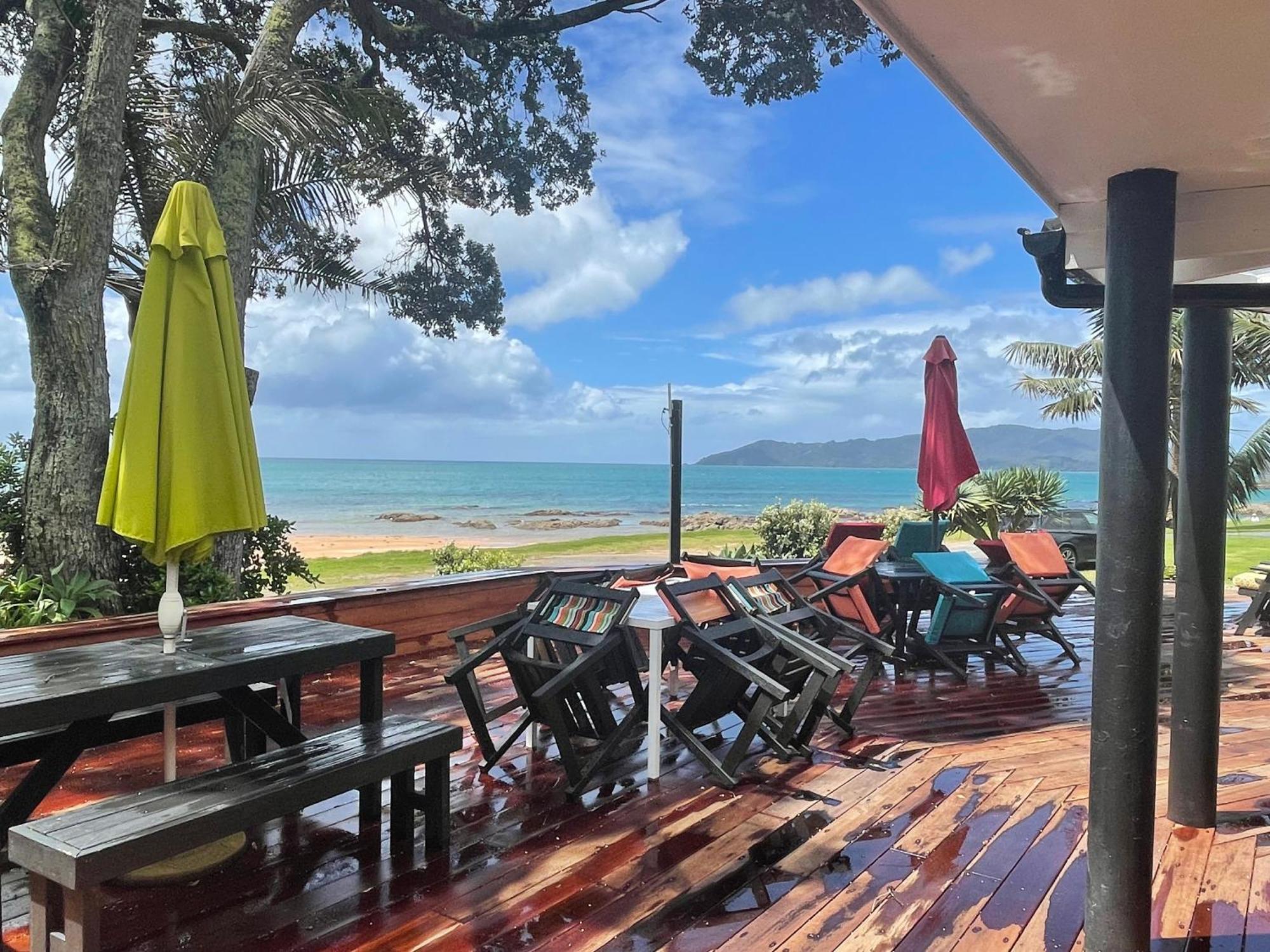 Driftwood Lodge Beachfront, Cable Bay, Northland Coopers Beach Exterior photo
