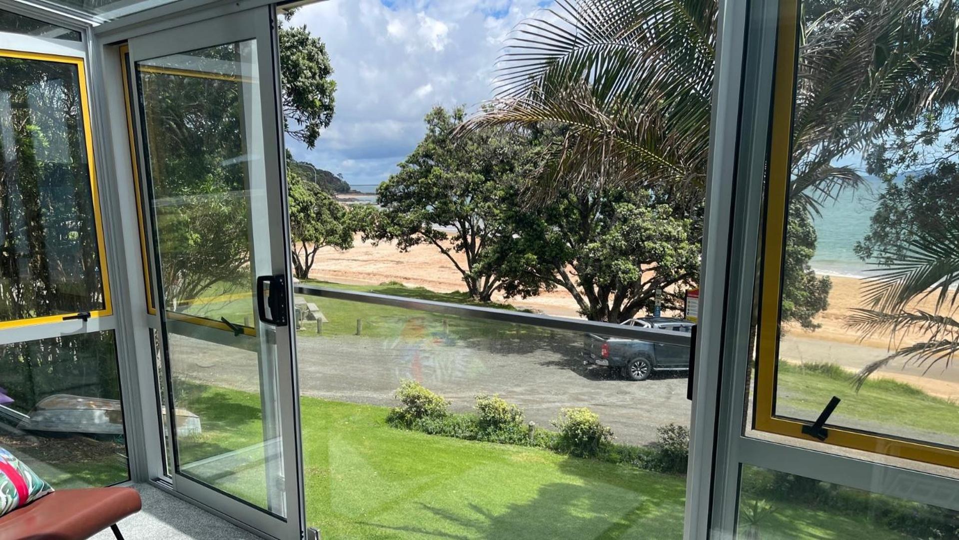 Driftwood Lodge Beachfront, Cable Bay, Northland Coopers Beach Exterior photo